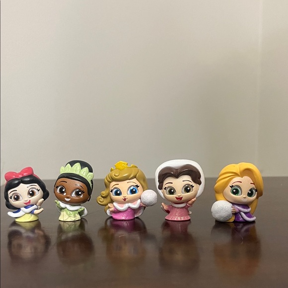 Disney Other - Disney Winter Princess Doorables Figures Set